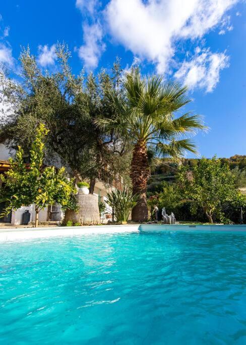 Holiday Home Lucifero Contura ภายนอก รูปภาพ